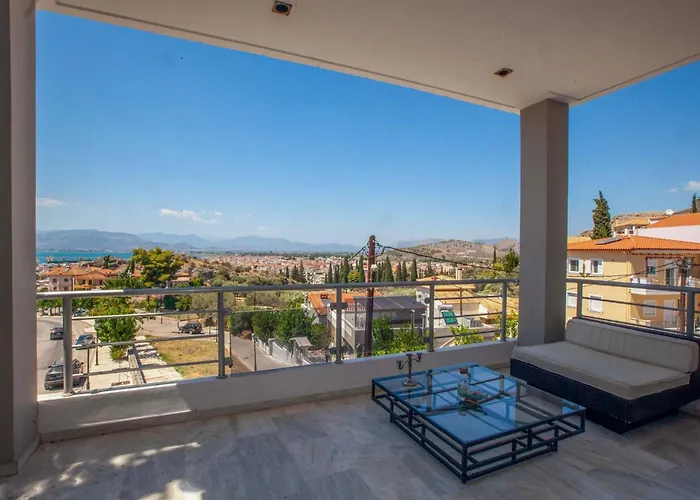 Bourtzi View Villa *