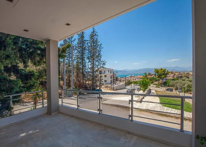 Bourtzi View Villa *