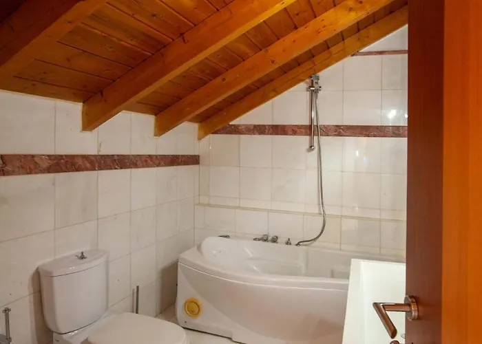 Bourtzi View Villa *