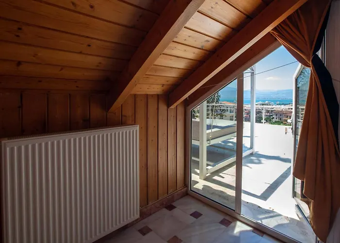 Bourtzi View Villa *