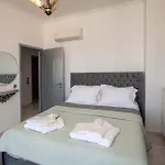 Willa Bourtzi View